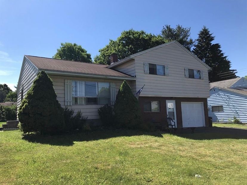 1st image of 812 Dickinson Dr