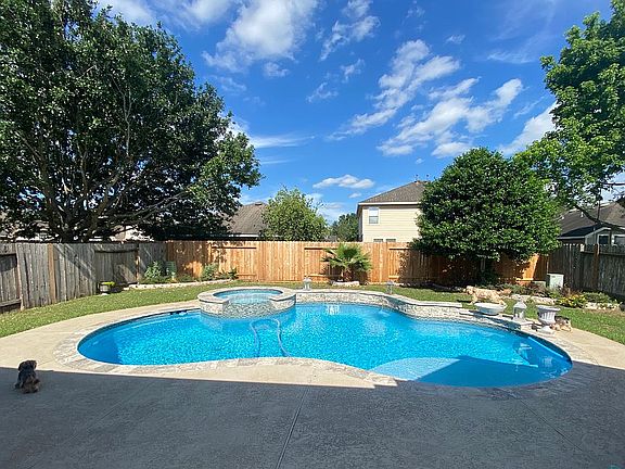 2nd image of 3926 Inglewood Cir