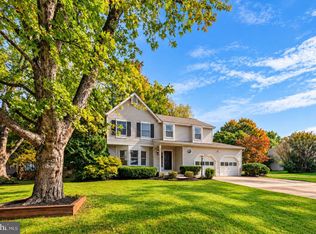 20072 Great Falls Forest Dr, Great Falls, VA 22066