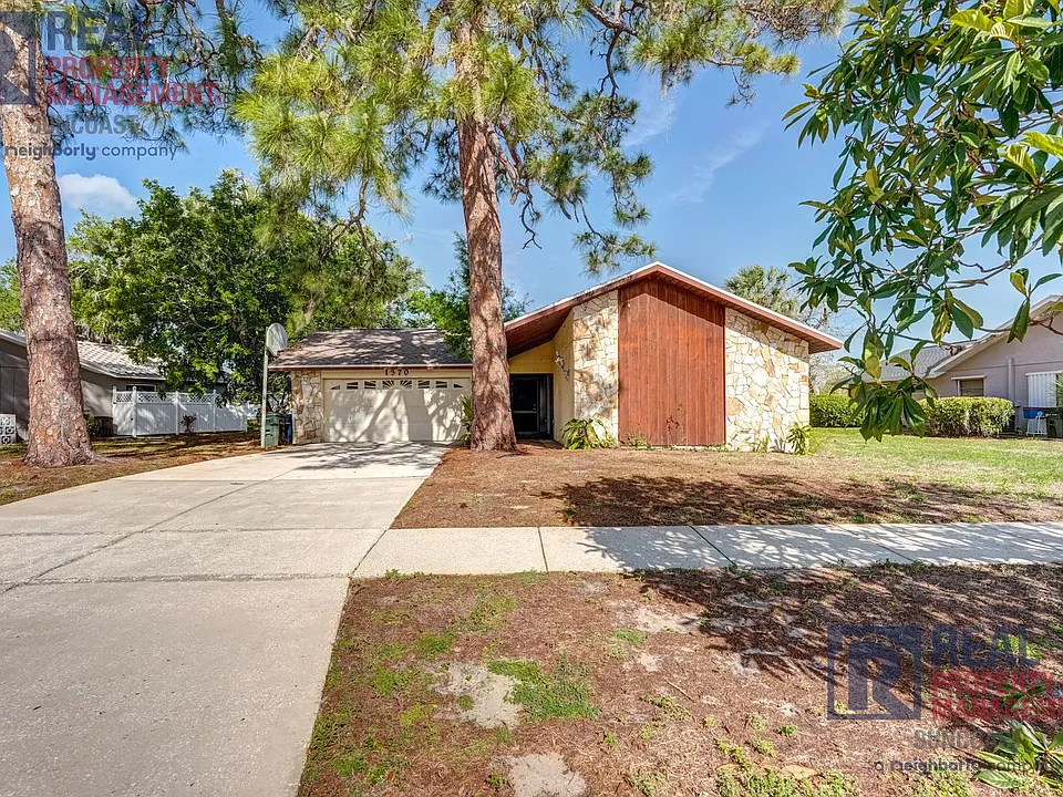 1370 Palmwood Dr