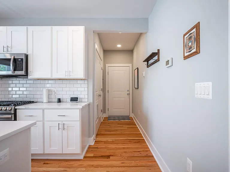 714 11th St NE #302 — Photo 37