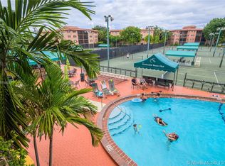650 E Tennis Club Dr #109, Fort Lauderdale, FL 33311