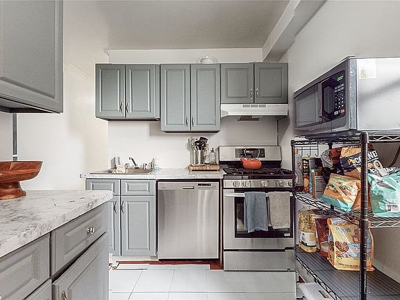 5th image of 61-20 Grand Central Pkwy APT C1003