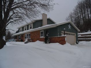 1235 Minnesota St, Hancock, MI 49930