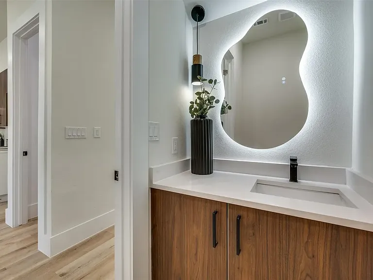 3434 Navaro St — Photo 16