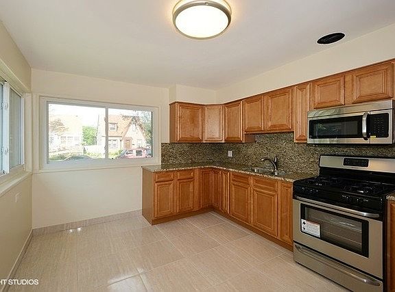 3rd image of 441 Englewood Ave