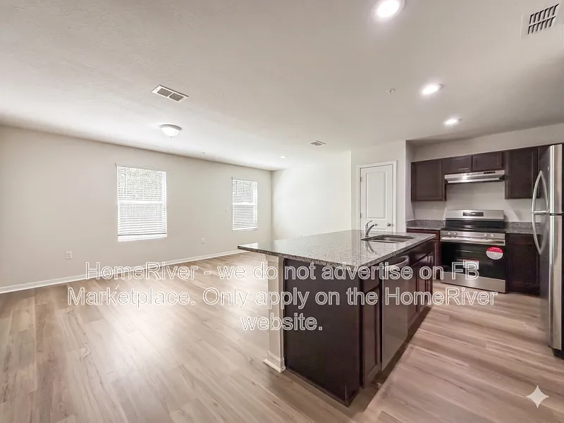 2 bed, 2.0 bath, 1040 sqft, $1,150 — Photo 2