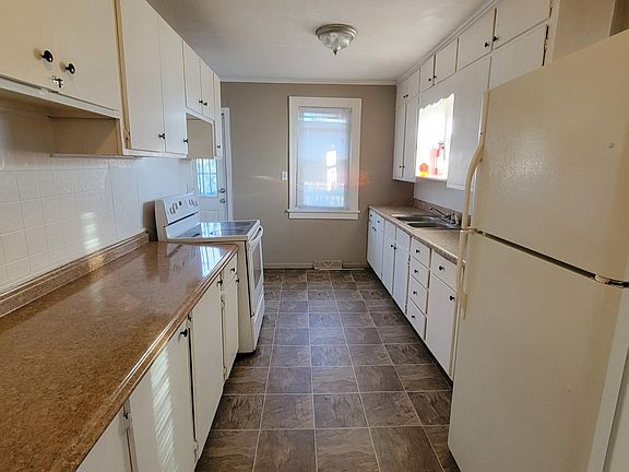 2nd image of 8513 Flora Ave