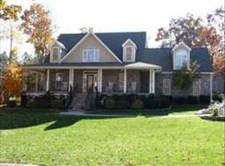200 Georgetown Woods Dr, Youngsville, NC 27596