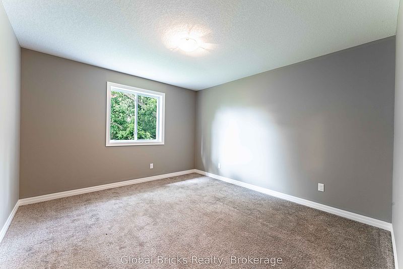 Woodstock Townhouse for rent - 3 Bedrooms — photo 11