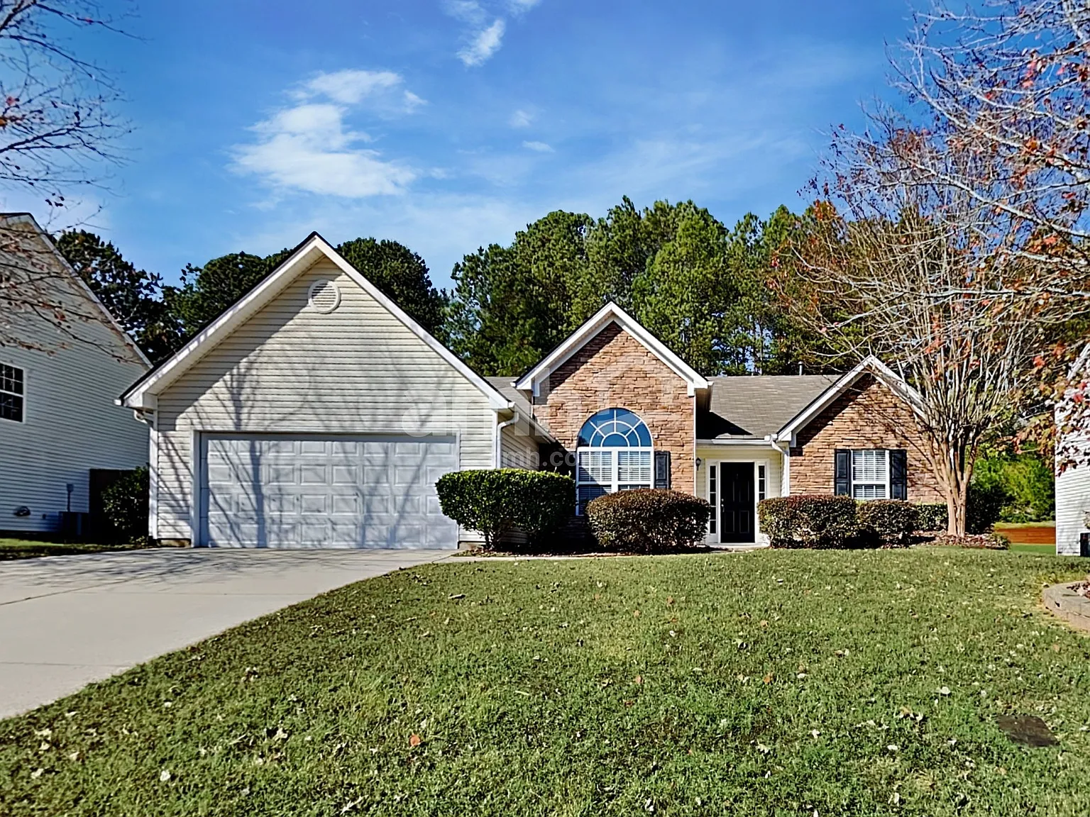 3 bed, 2.0 bath, 1908 sqft, $2,295 — Photo 1