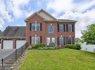 110 Duck Creek Rd, Hummelstown, PA 17036