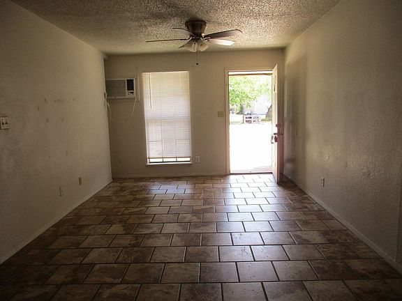 5th image of 401 E 8th St APT 6