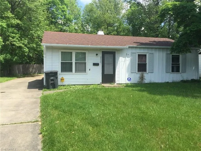 2005 Deerfield Ave SW photo 1