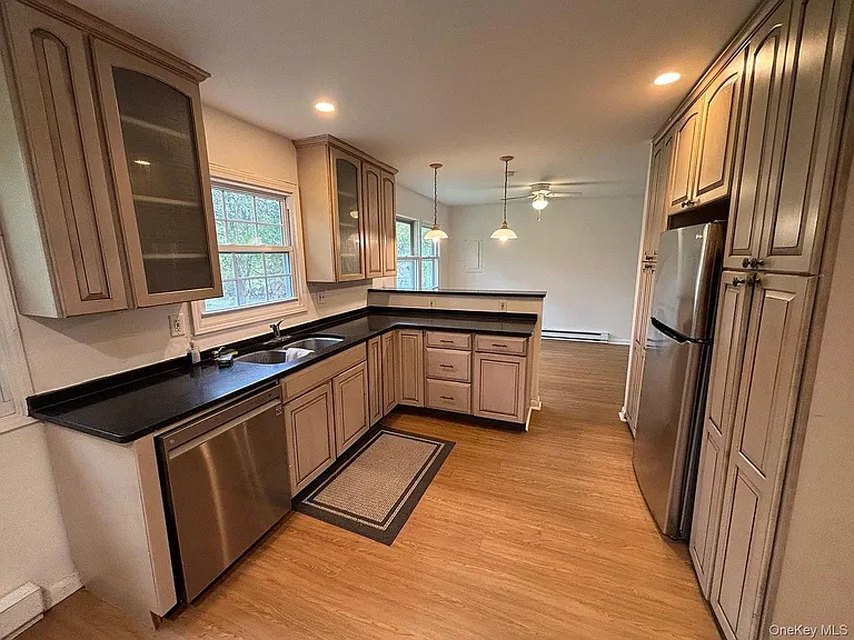 2 Partington Pl — Photo 10