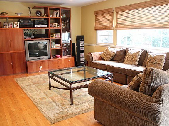Enormous & Bright Family Room