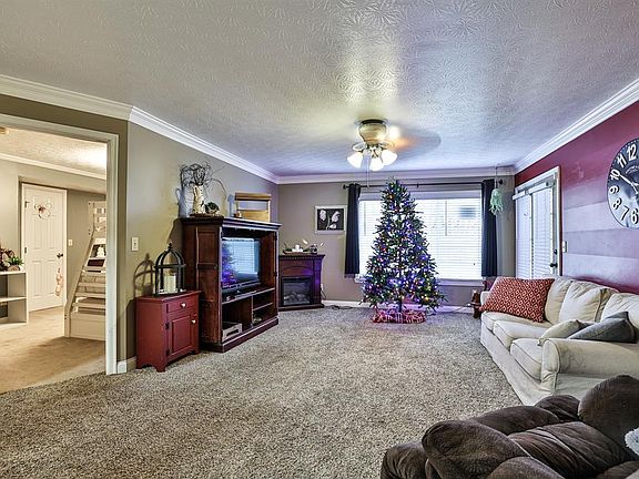 3rd image of 9901 Regatta Dr Unit 106
