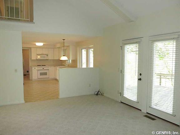 5th image of 5 Surrey Ln