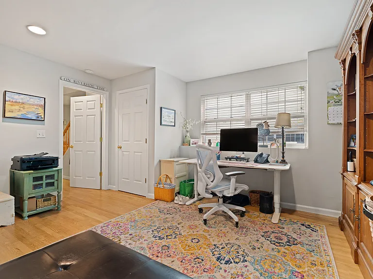 180 Turn Of River Rd #11D — Photo 21