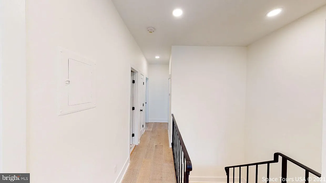 1 bed, 750 sqft, $2,300 — Photo 3