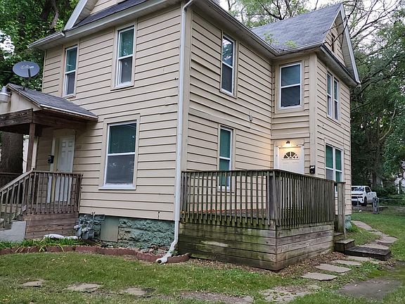 2nd image of 1121 N Rockton Ave