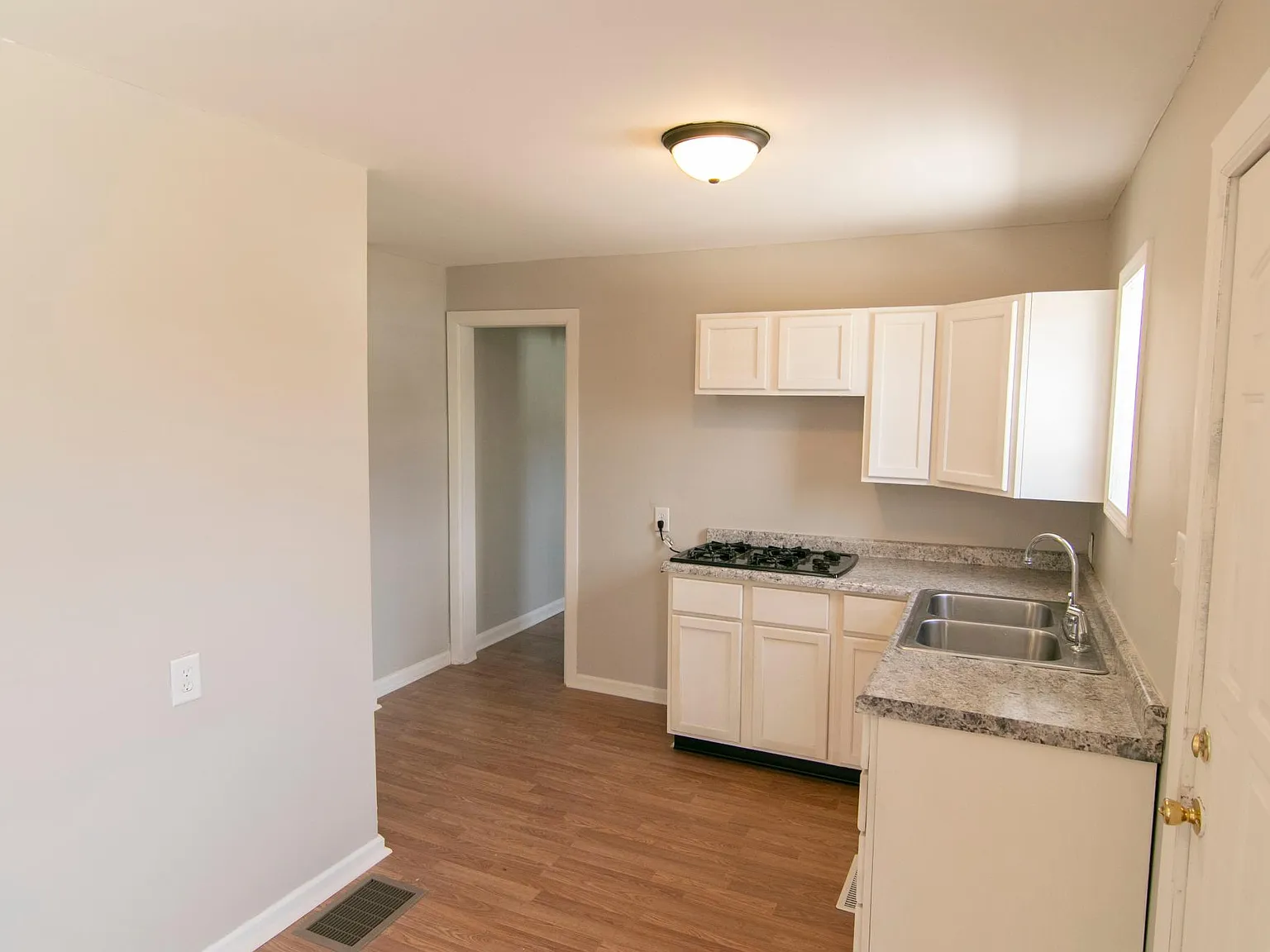 1 bed, 600 sqft, $850 — Photo 4
