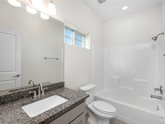 5th image of 5600 Nightingale Ave #1