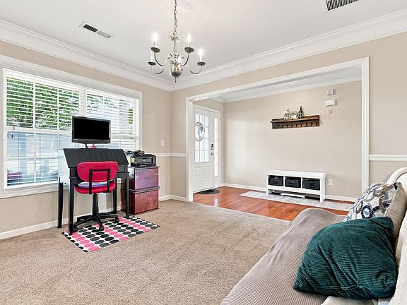 5th image of 113 Fox Den Ln
