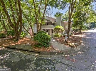 504 Vicksburg Pl, Sandy Springs, GA 30350