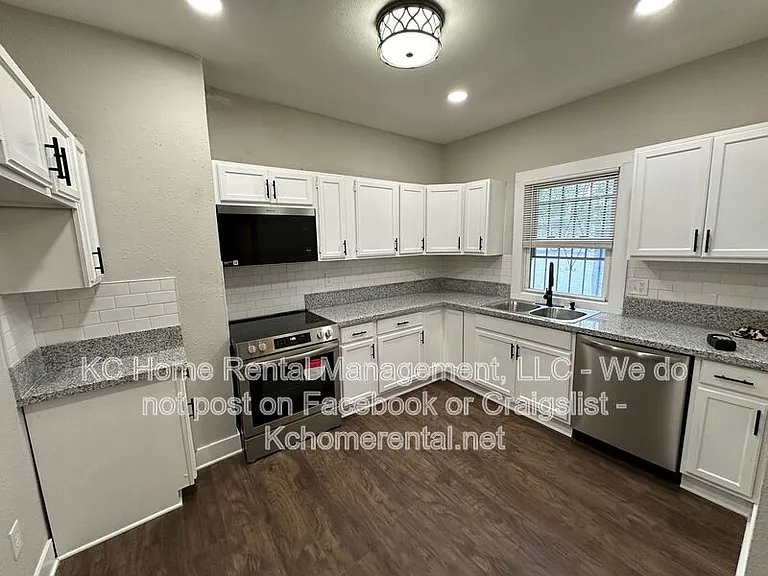 3016 E 32nd St — Photo 5