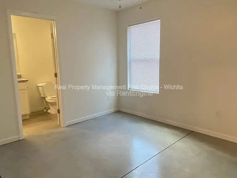 1514 N Madison Ave — Photo 3