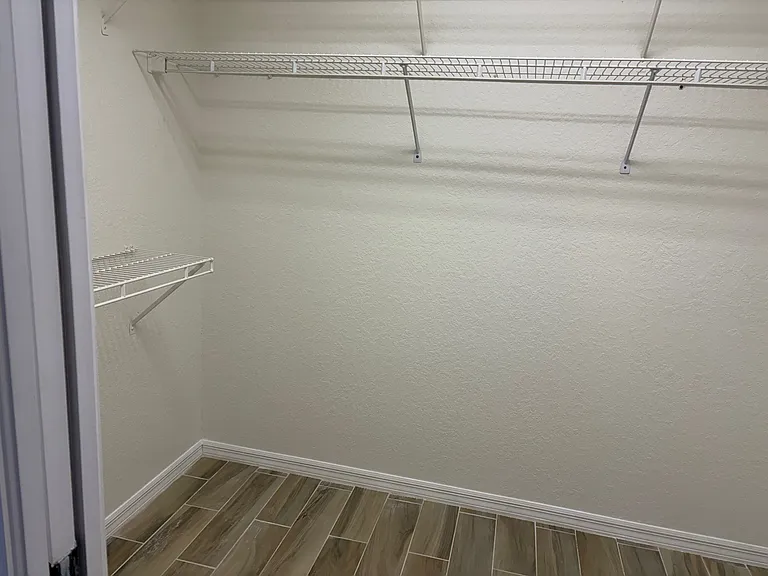 4342 Las Palmas Ave — Photo 9