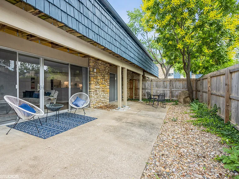Kenilworth Apartments — Photo 11