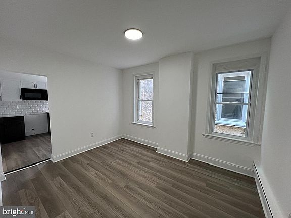 3rd image of 227 Lloyd St