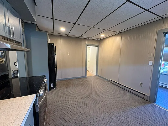 123 N East St — Photo 4