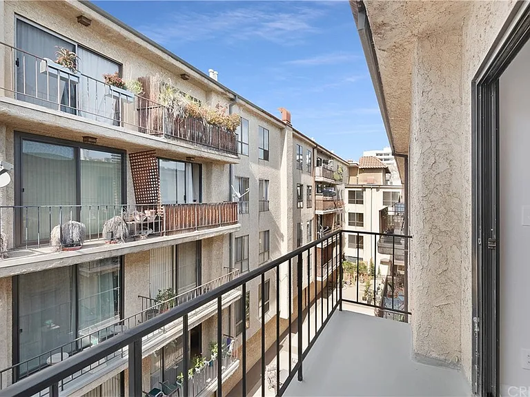 1750 Camino Palmero St #538 — Photo 41