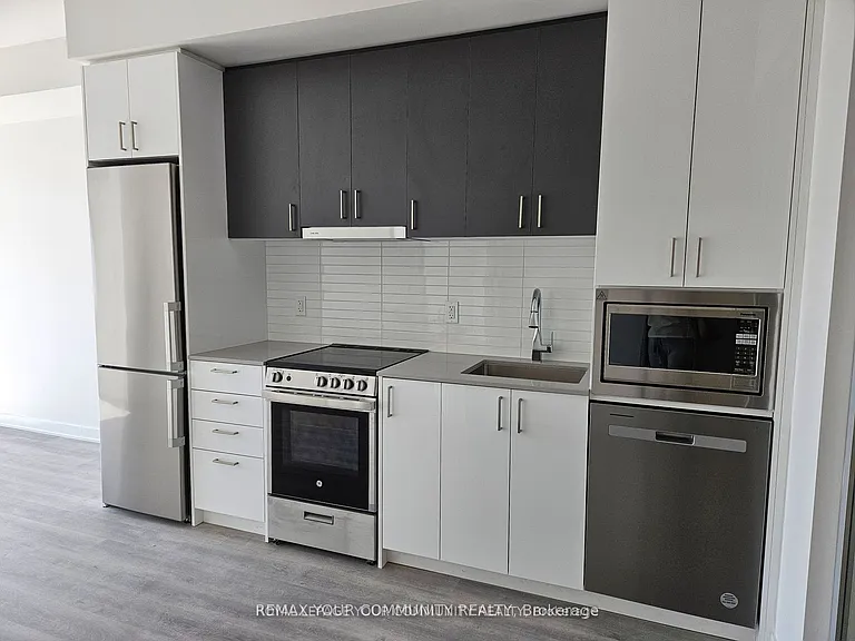 30 Upper Mall Way #509 — Photo 4