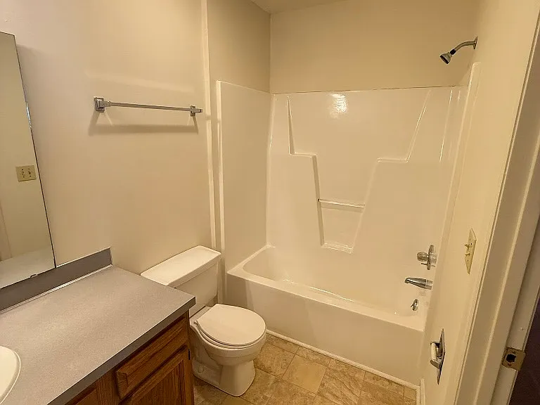 104 W Victoria Ct #F — Photo 28