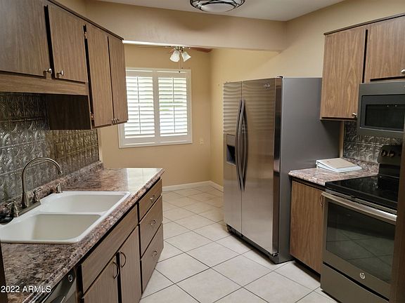 3rd image of 11006 W Thunderbird Blvd