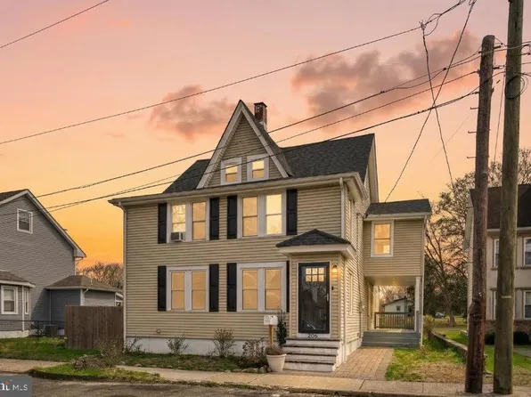 206 Chestnut St, Mount Holly, NJ 08060