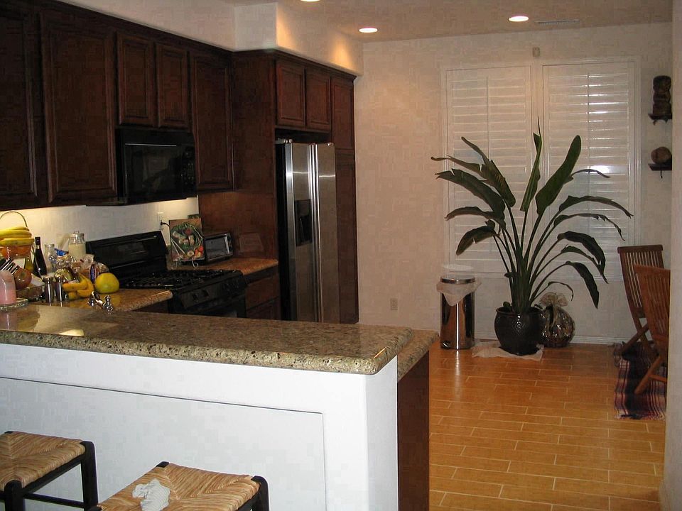 Kitchen with Bar
