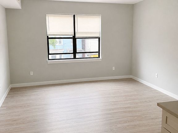 2nd image of 127 16th Ave #4