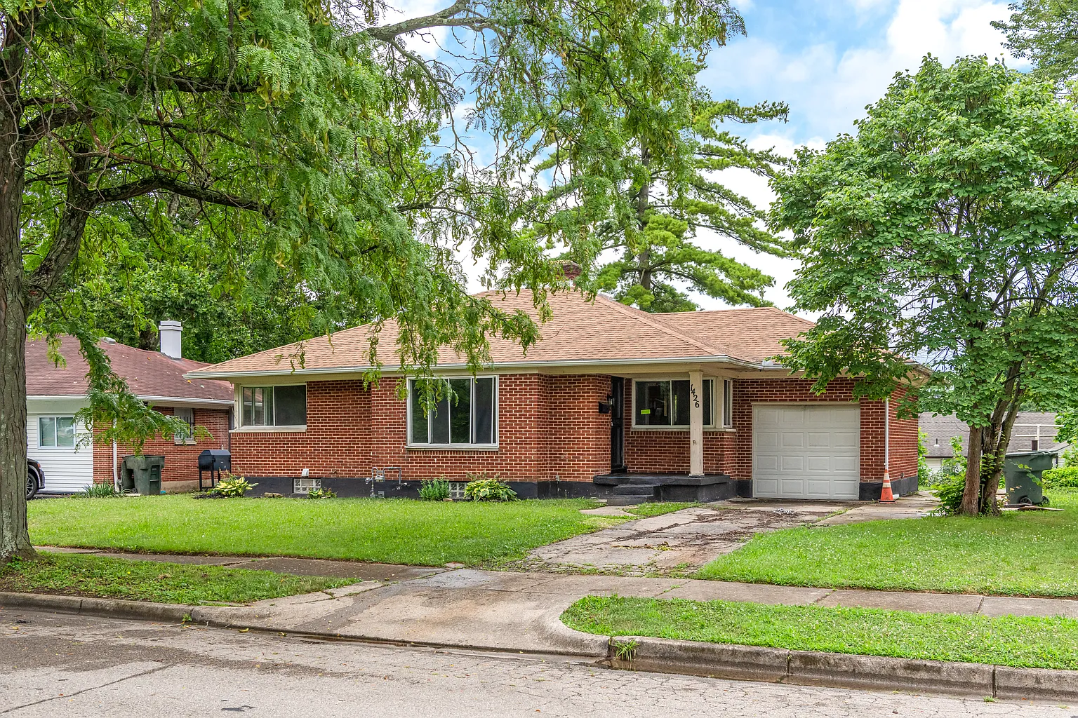 1426 Princeton Dr photo 1