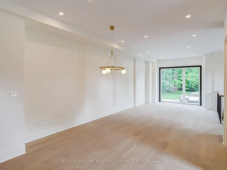 39 Wesley Ave — Photo 12