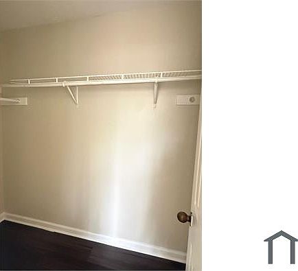 3rd image of 7934 Woodlake Dr