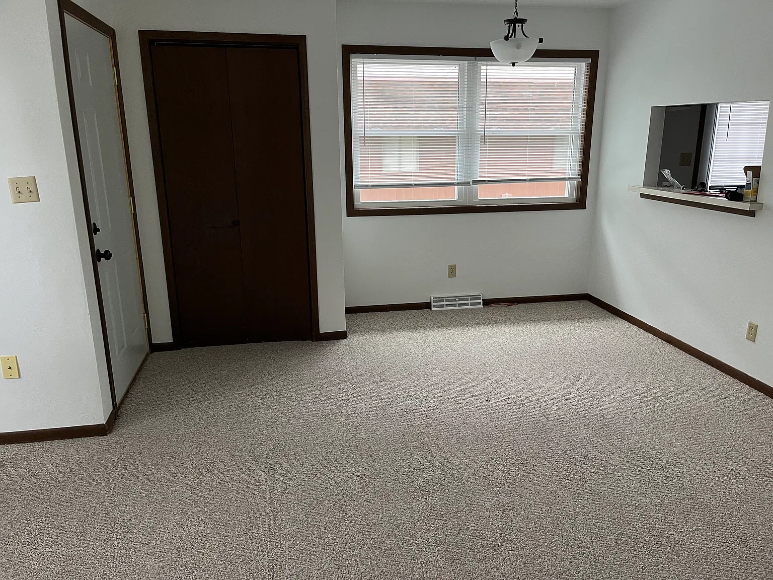 2 bed, 900 sqft, $900 — Photo 3