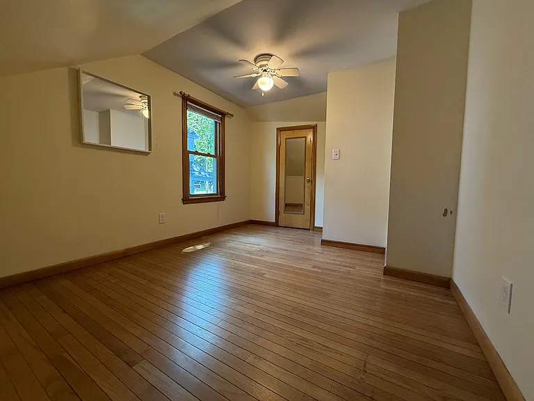 352-354 W Main St #352 — Photo 2