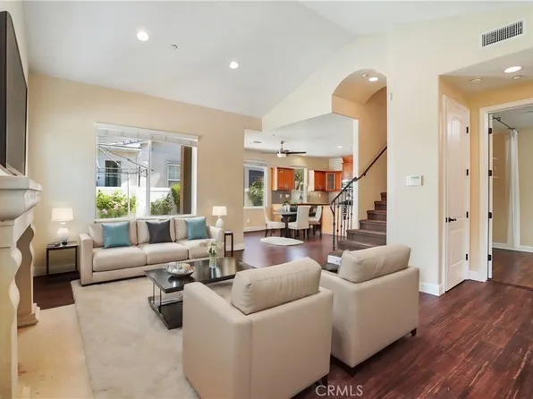 21015 Chase St, Canoga Park, CA 91304