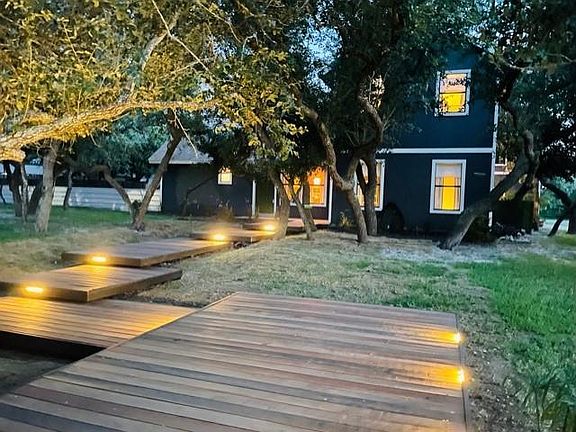 2nd image of 107 Resaca Ln