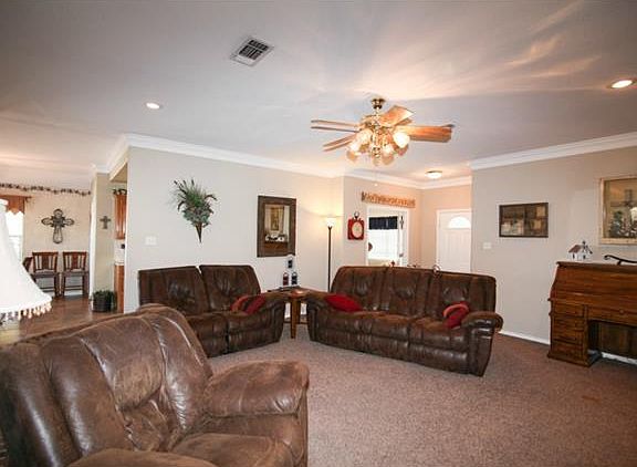 4th image of 138 Mesquite Ln
